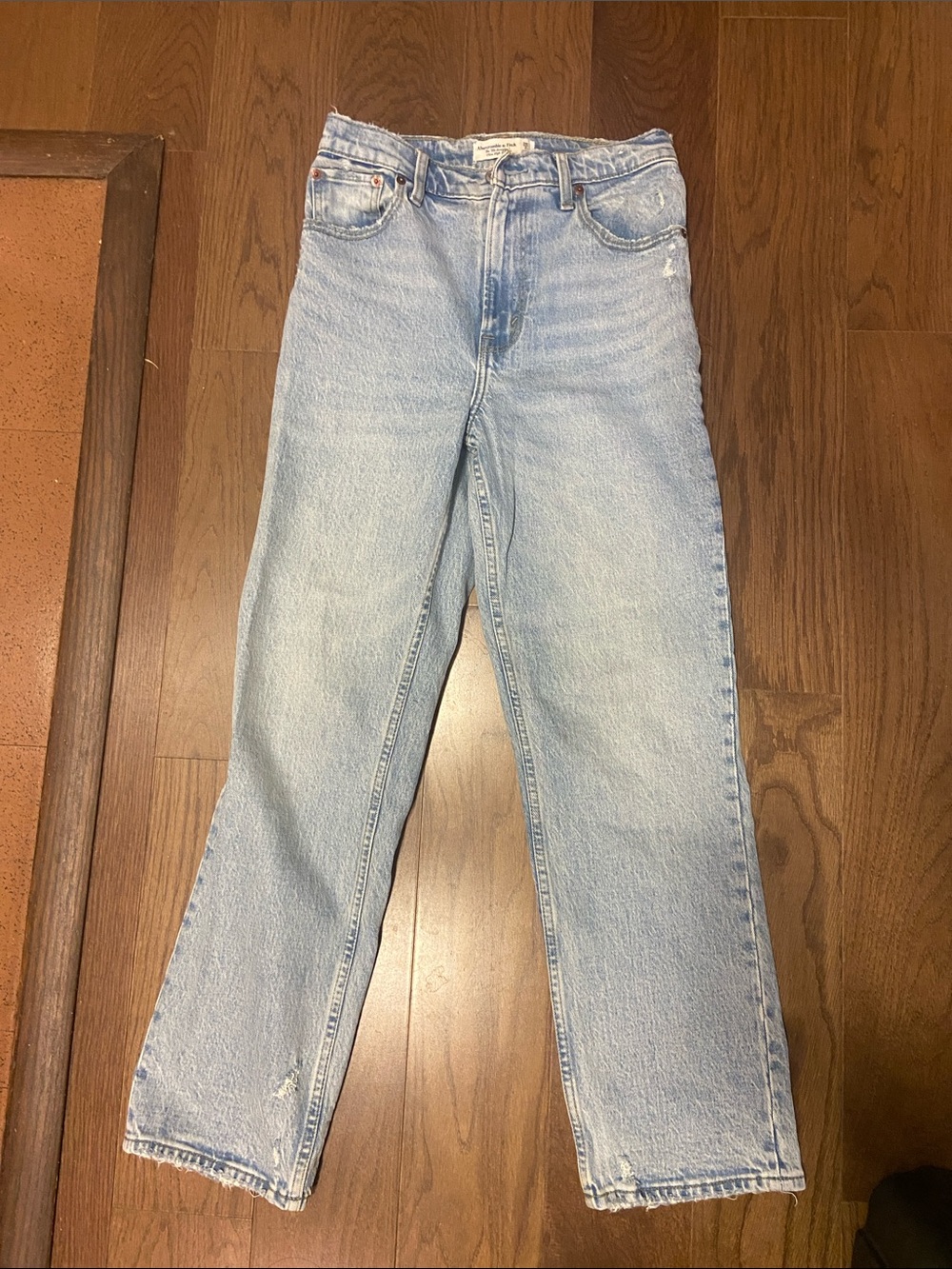 Abercrombie & Fitch 90s Straight Ultra High Rise Light Wash Jeans